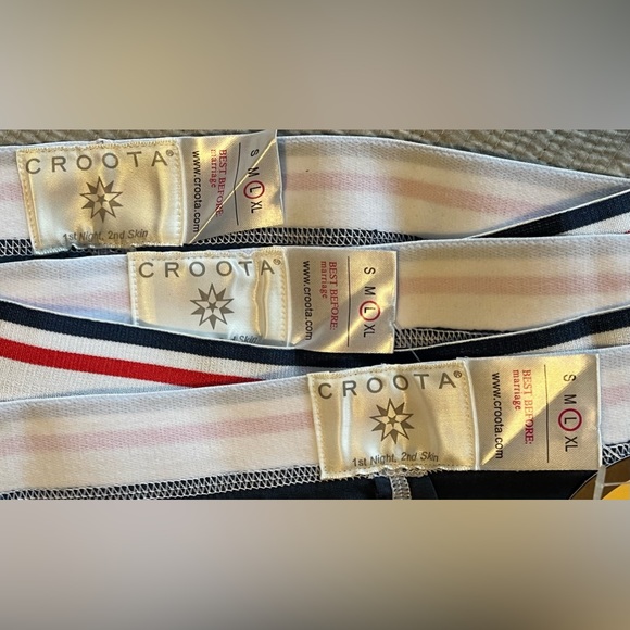 **SOLD** THREE Pairs CROOTA’ World Collections – U.S.A Size Large NEW - Picture 4 of 5